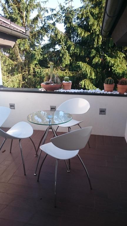 Angel'S Nest Apartment Komenda Екстер'єр фото
