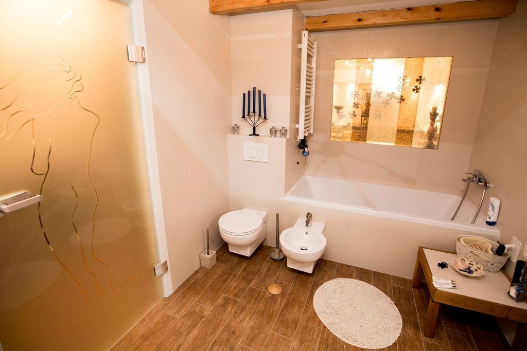 Angel'S Nest Apartment Komenda Екстер'єр фото