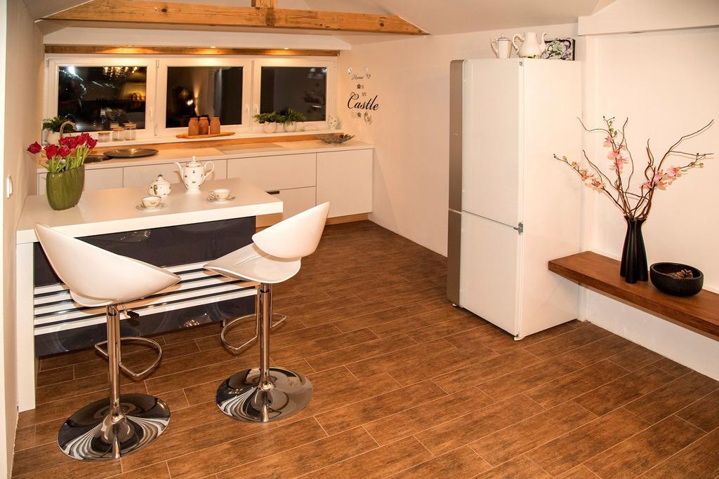 Angel'S Nest Apartment Komenda Екстер'єр фото