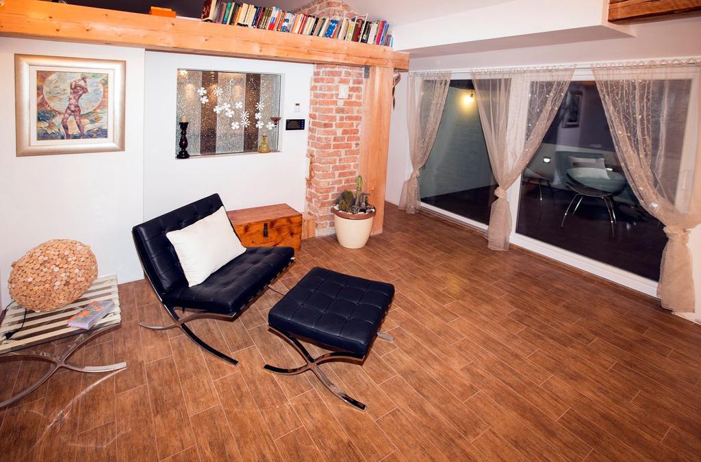 Angel'S Nest Apartment Komenda Екстер'єр фото