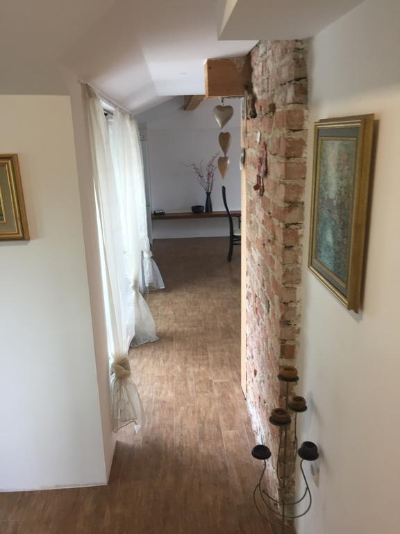 Angel'S Nest Apartment Komenda Екстер'єр фото